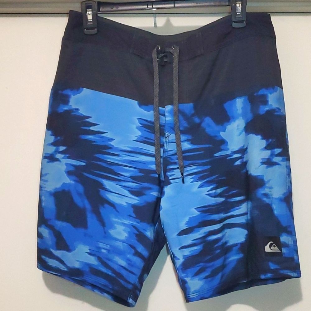 Quiksilver Highline V Marcher 19" Boardshorts Blue/Black Active Swim Shorts 32‎